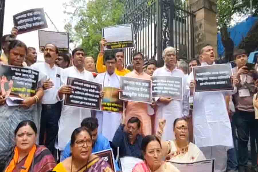 BJP MLA stages protest at WB Bidhansabha