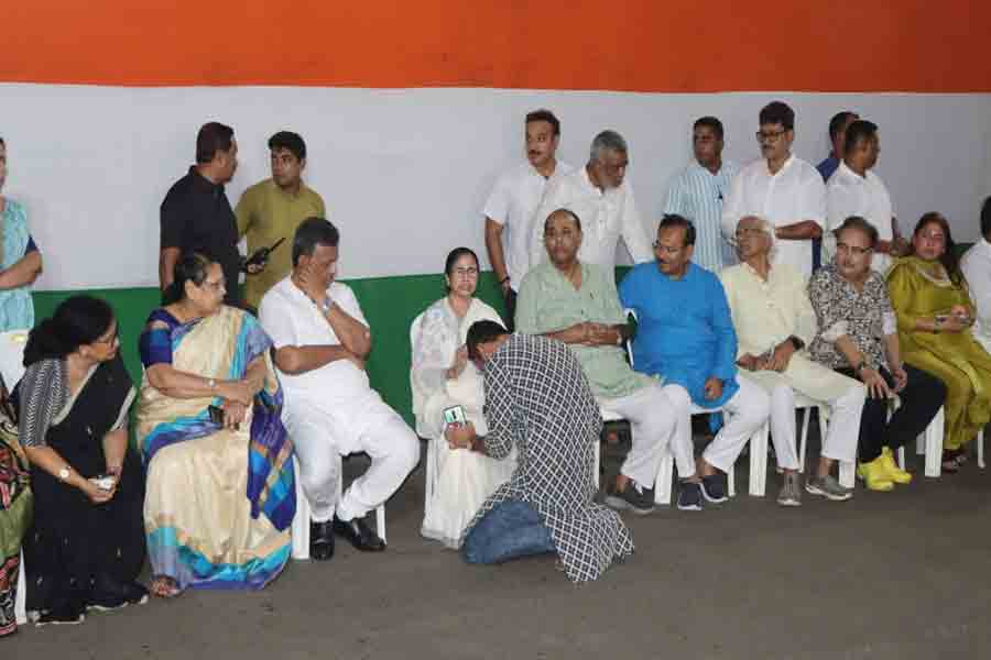 Debangshu Bhattacharya cried in front of Mamata Banerjee