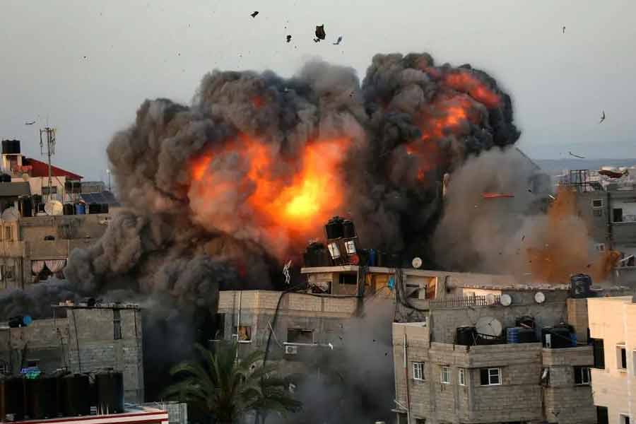 Israel Bombs Gaza Killing 25 In "Fiercest" Week Of War
