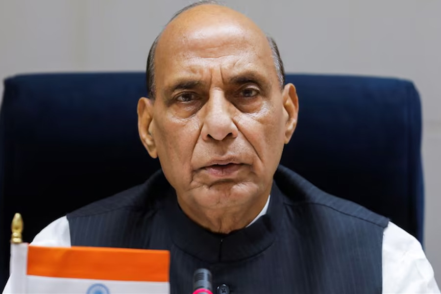 Rajnath Singh admitted to Delhi AIIMS due to back pain