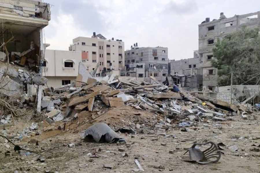 "Not A Single Well Remains": Gazans Scour Ruined For Water