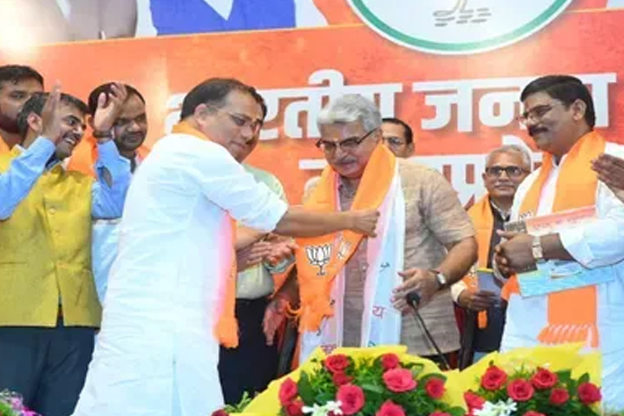 Former judge of Madhya Pradesh High Court joins BJP