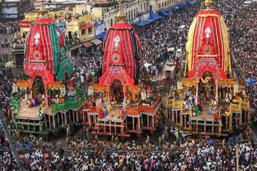 Even today, during the Rath Yatra of Puri, the chariot of Lord Jagannath is stopped for a while in front of the Salbagh tomb.
