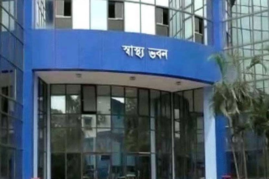 Doctors of govt hospitals are examining 900 patients in 8 hours