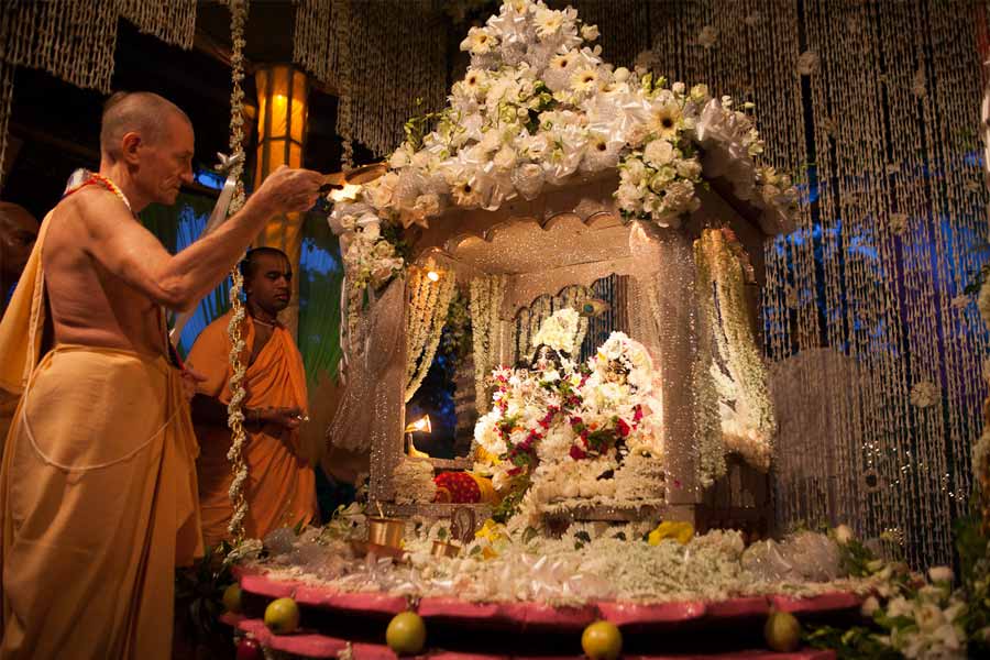 Jhulan Purnima: These rituals for Krishna devotees may usher in good luck