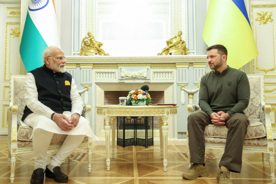 Ukraine president Volodymyr Zelenskyy dials PM Narendra Modi and talks for peace