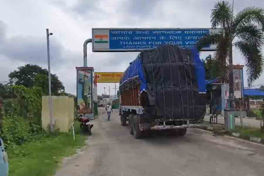 Business starts between India and Bangladesh after 3 days