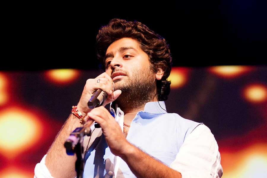 This video of Arijit Singh shared by a fan page amid Nabanna Abhijan for RG Kar Protest