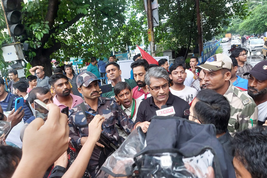 AIFF president Kalyan Chaubey joins protest on Derby cancellation
