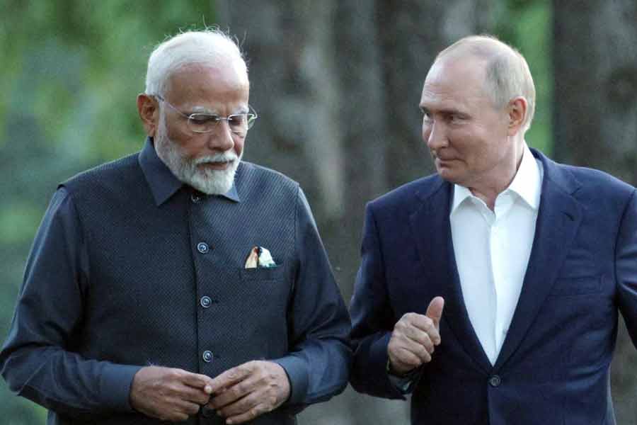 India should not stop buying oil from Russia