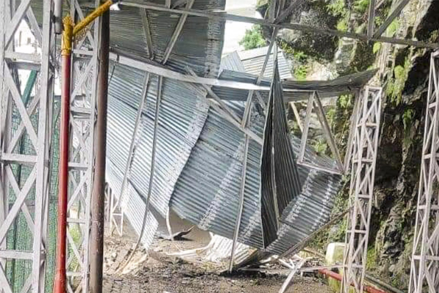 2 Vaishno Devi Pilgrims Killed In Landslide In Jammu And Kashmir Vaishno Devi Track