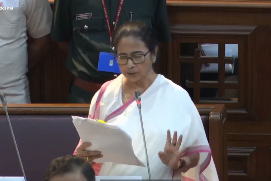 Mamata Banerjee will reply questions on Health in Assembly on November 28