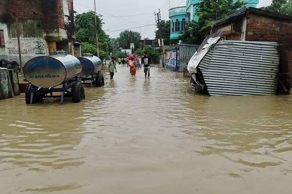 KMC Councilors donate at CM relief fund for flood