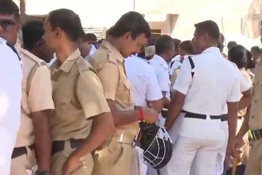 CM Mamata Banerjee announces new recruitment in West Bengal police