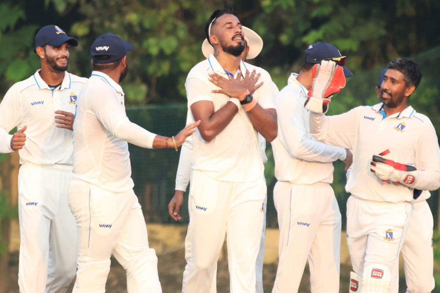 Bengal Cricket Player Ishan Porel is ruled out for 6 month due to ankle injury