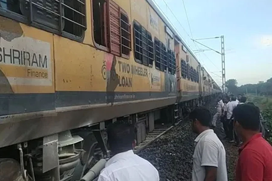 Many local trains will be cancelled in coming 40 days from Howrah division