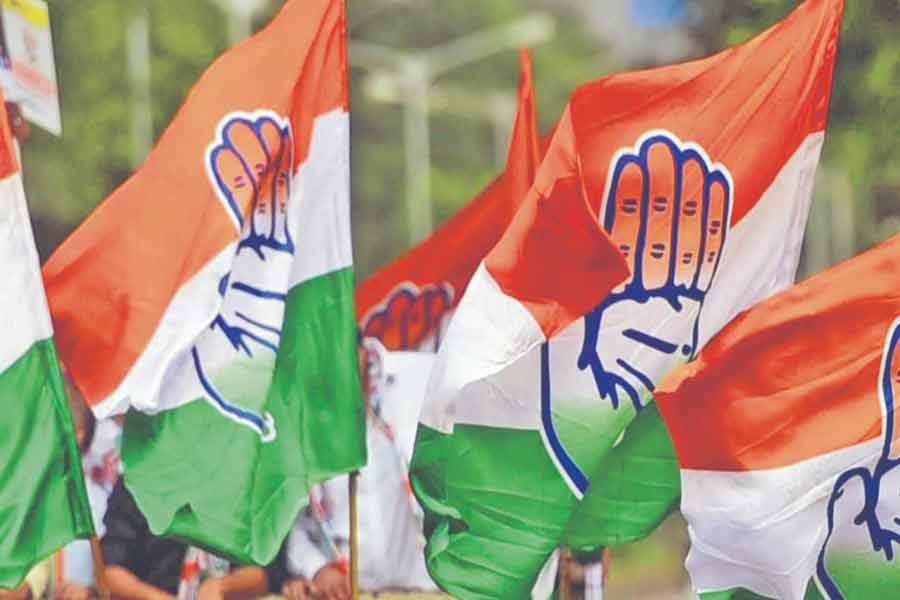 Congress sends show cause notice to Jangipur councillor