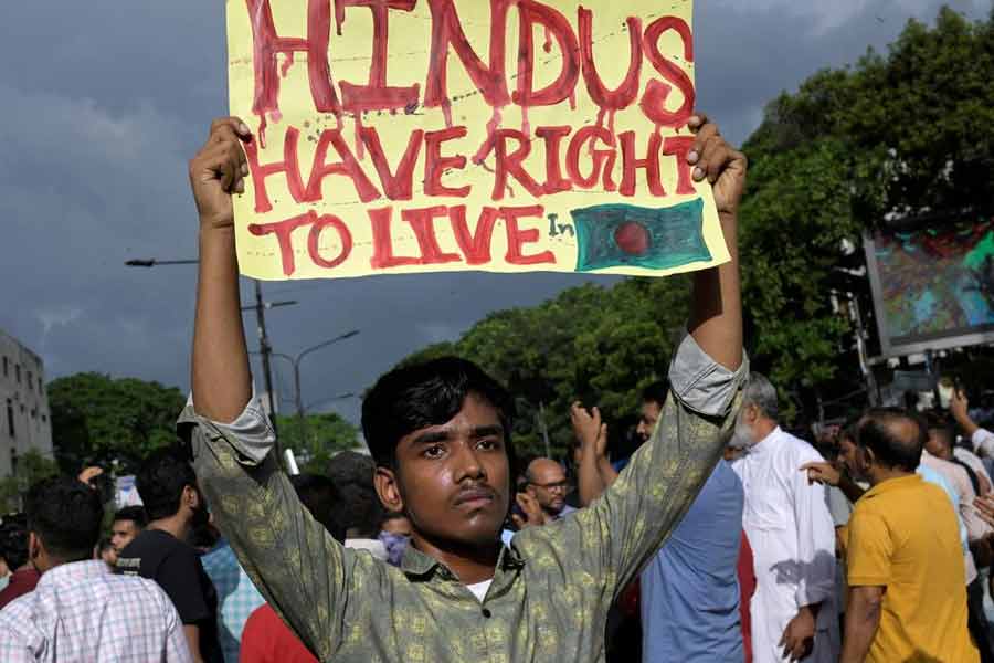 What should be India's diplomatic stance on the Bangladesh-Pakistan crisis