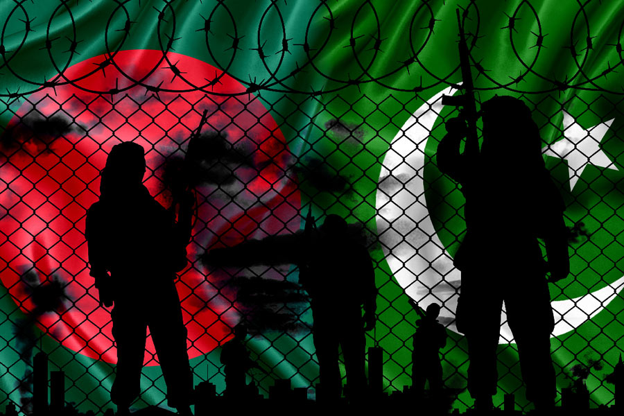 Three Pak Army officers traveled to Bangladesh
