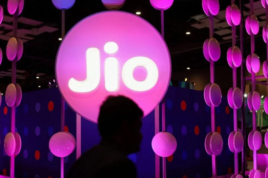 Jio platforms unveils cloud-based virtual desktop