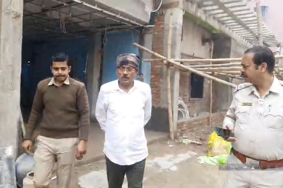 Hooghly police arrested a man on the charge of cheating.