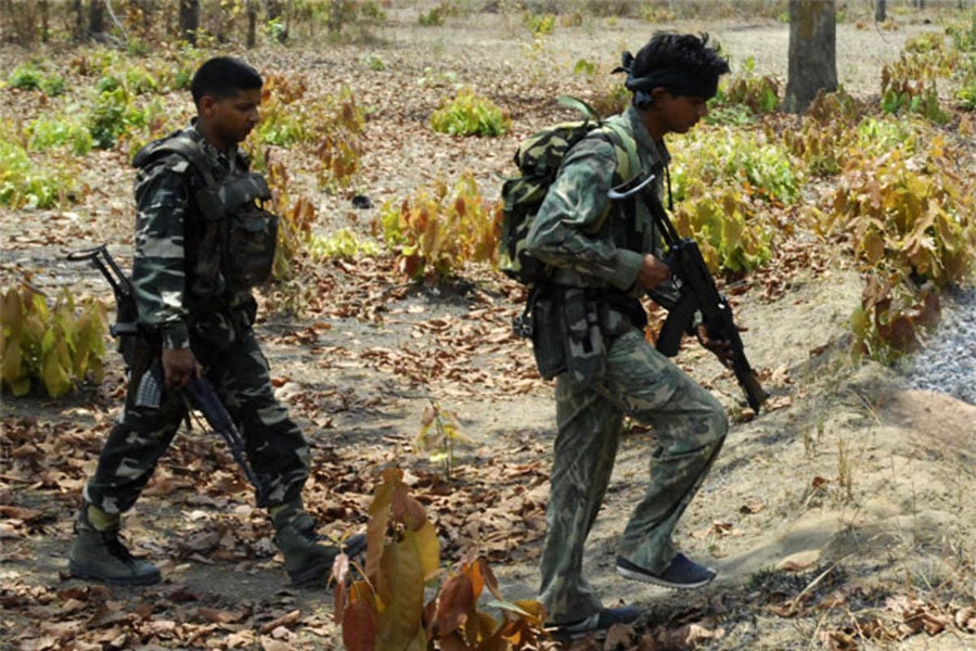 Indian Troops Kill 5 Maoists, Bomb Wounds tow police Officers