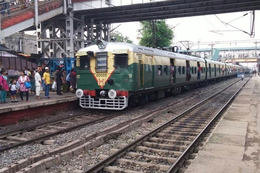 Many train cancelled in next 2 days in Tarakeswar division