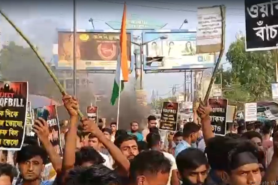 Internet service stopped at Jangipur