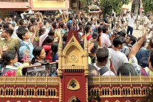 Division bench of Calcutta HC says SSC to keep tainted candidate out of recruitment