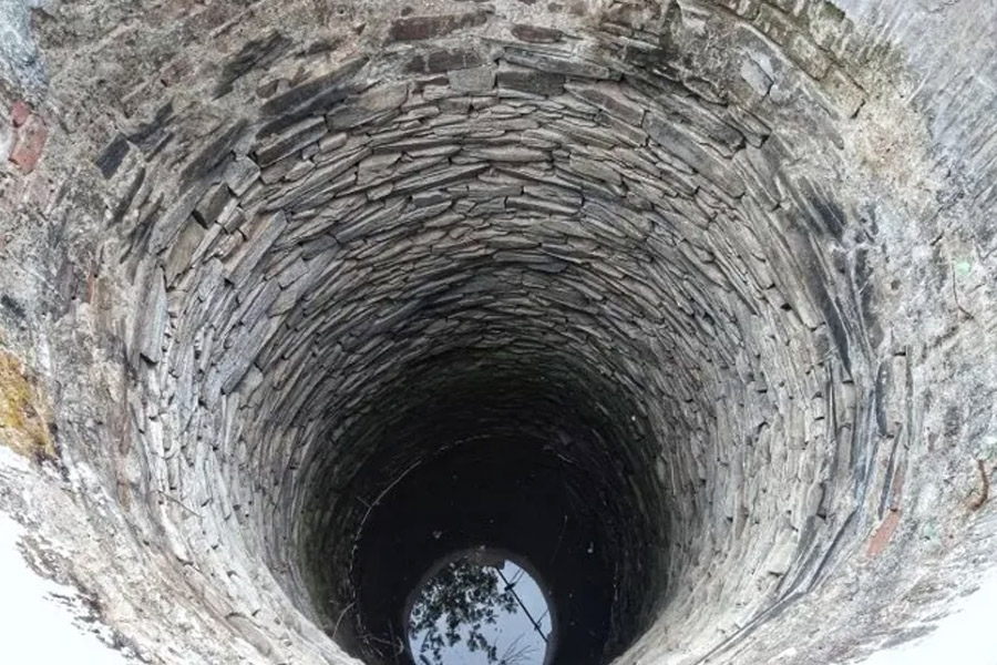 Eight people die in Madhya Pradesh’s Khandwa after falling into well