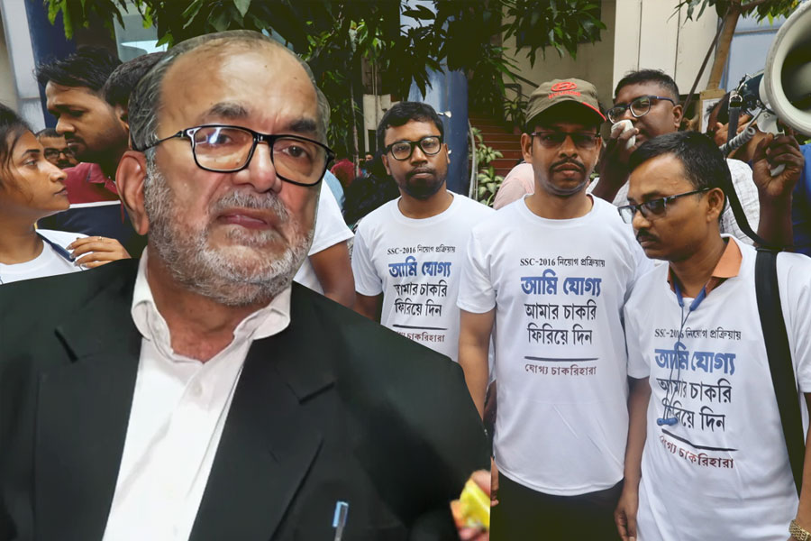 SSC: Snubbed teachers meets Bikash Ranjan Bhattyacharya