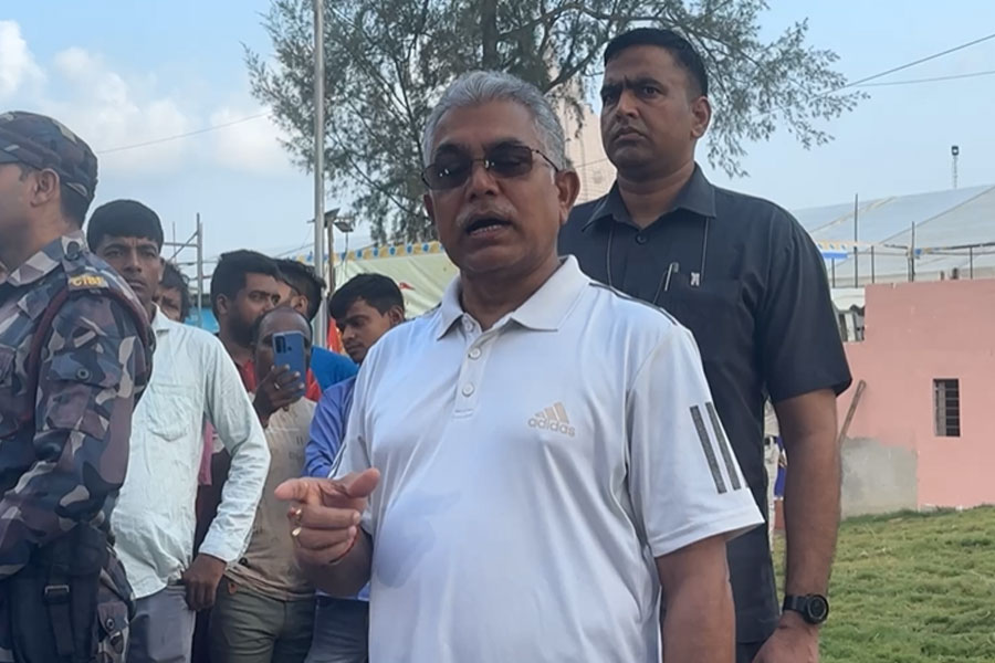 Dilip Ghosh ignored on the day Samik Bhattacharya welcomed