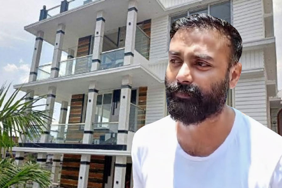 Kamarhati Municipality tenders for Jayanta Singh house break down