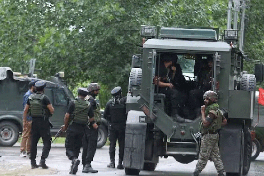 2 terrorists killed and one soldier died in Jammu and Kashmir