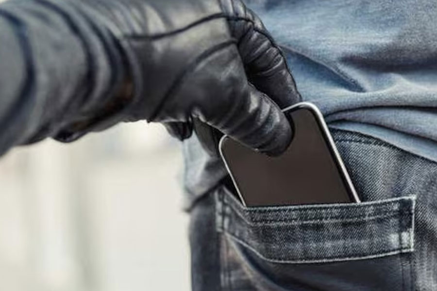 Railway's CEIR portal finds 4 stolen phones