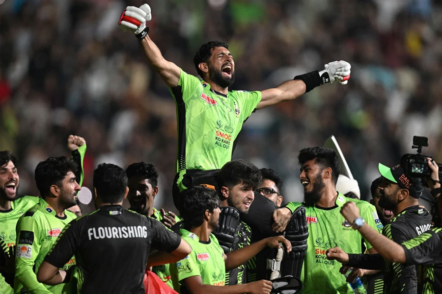 PSL: Zimbabwe's Sikandar Raza lands 10 minute before toss in Pakistan and hits winning runs in final for Lahore Qalandars