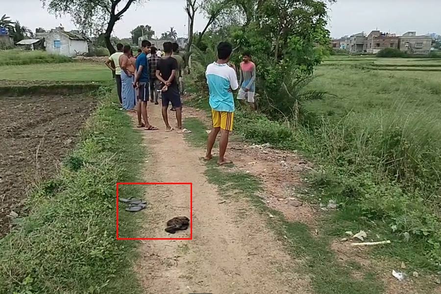 Deadbody of unidentified youth recovered from Suri, sparks panic among the local people