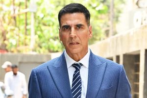 Akshay Kumar leads beach clean-up drive in Mumbai, champions public responsibility