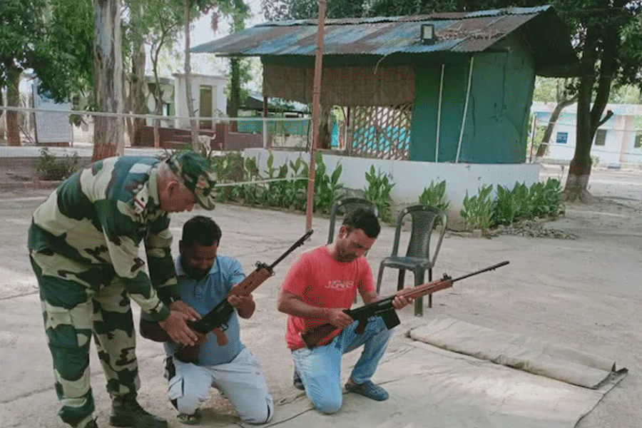 BSF Trains Villagers In Jammu and Kashmir Border Areas