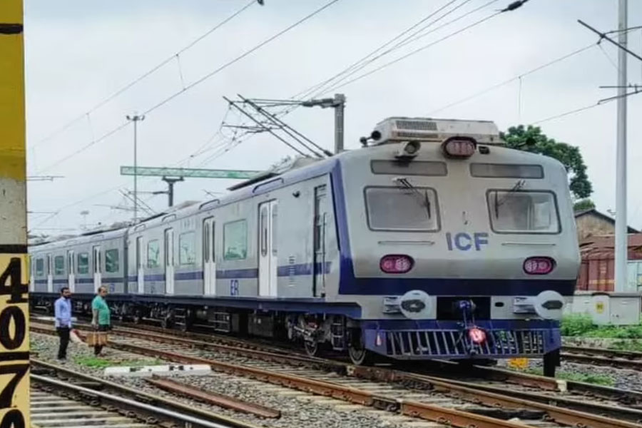 AC local on Krishnanagar and Bangaon routes How much fare will be charged?