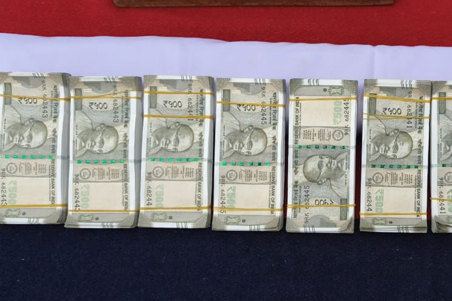 BSF stops racket of fake notes coming from Bangladesh to India