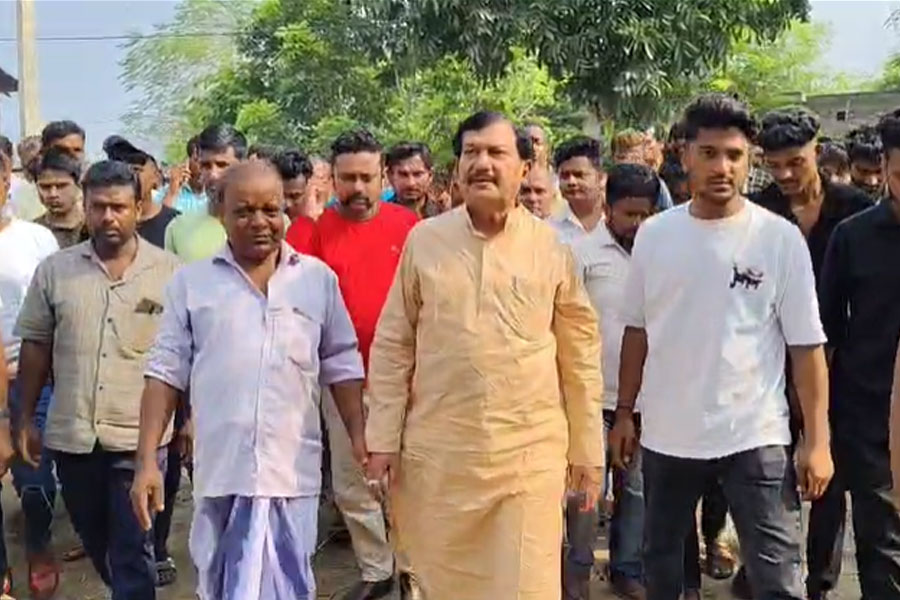 Chopra MLA meets with family of minor boy who allegedly beaten up in Maheshtala