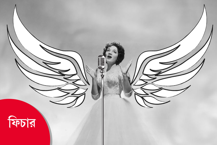 Connie Francis once assaulted at knifepoint