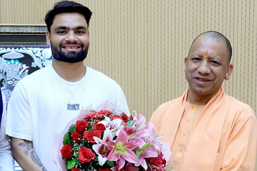 Yogi government already appointed Rinku to a big post after marriage to Samajwadi Party MP