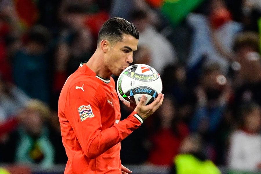 Cristiano Ronaldo becomes first billionaire footballer