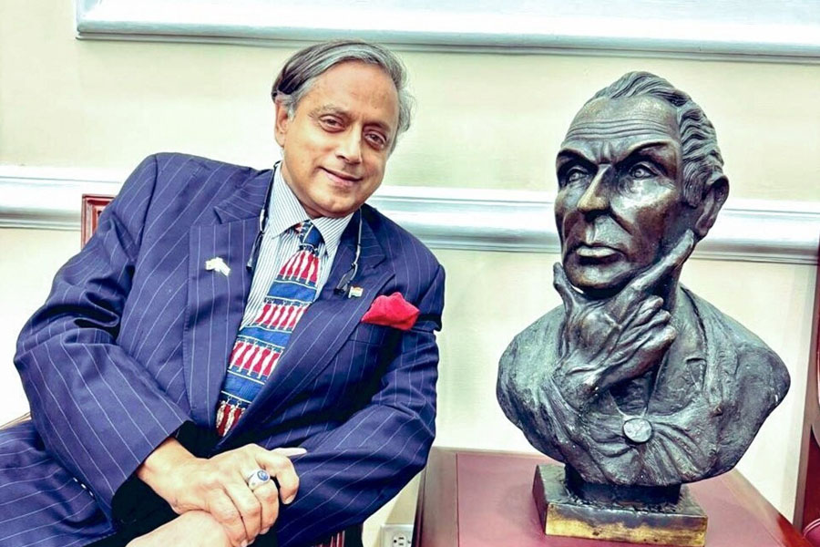 Can't dwell on it, Shashi Tharoor reply on Congress criticism