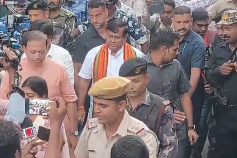 Sukanta Majumdar faces agitation in Budge Budge