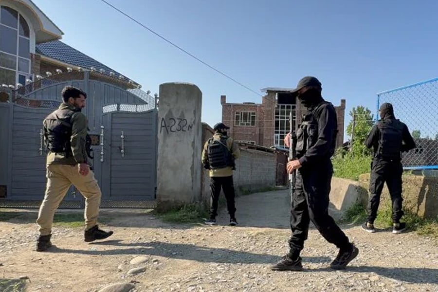 NIA conducts simultaneous searches across Kashmir Valley in terror conspiracy case