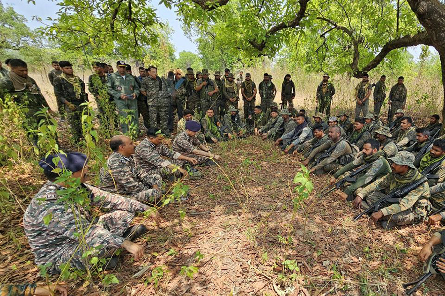 12 Maoists with bounty of 1 cr surrendered, says Maharashtra CM Fadnavis