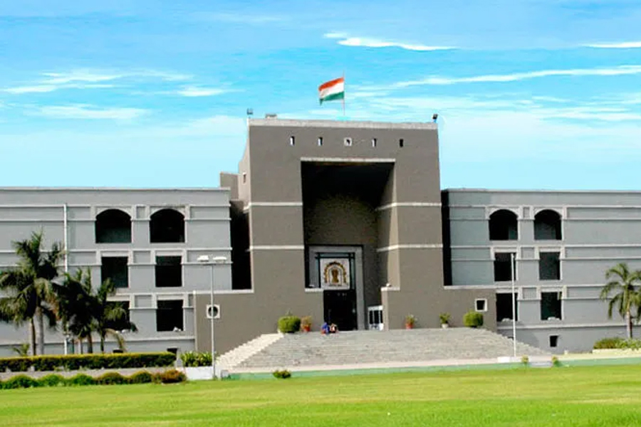 Gujarat High Court receives bomb threat mail, police launch search